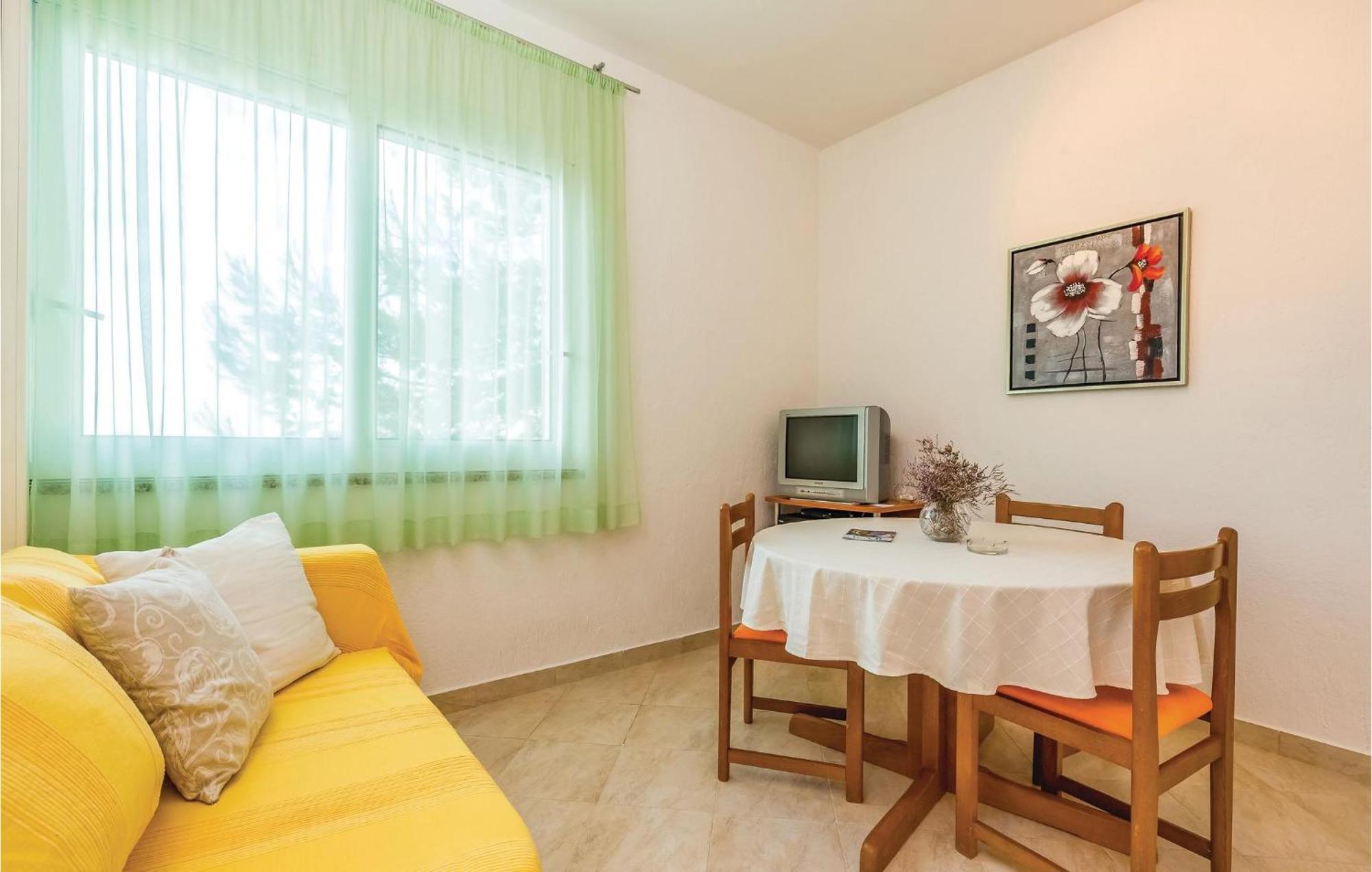 1 Bedroom Awesome Apartment In Supetarska Draga Dış mekan fotoğraf